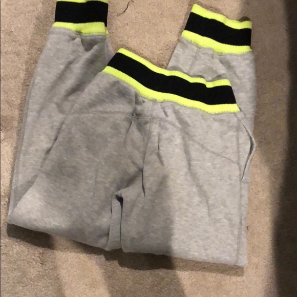 Air Jordan medium  basketball pants 🏀 - Picture 2 of 4